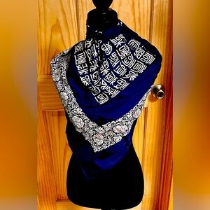 Deluxe 100% Silk Elegant Blue Patterned Scarf Chinoiseries Quiet Luxury New VTG